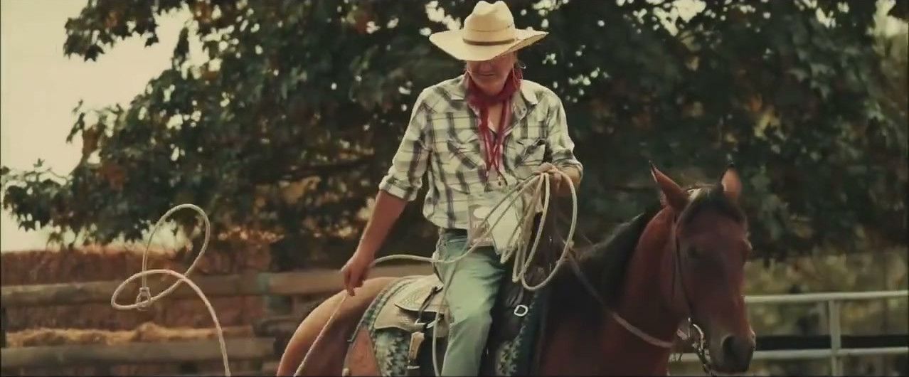 Cavalier au lasso pendant le festival du ranch