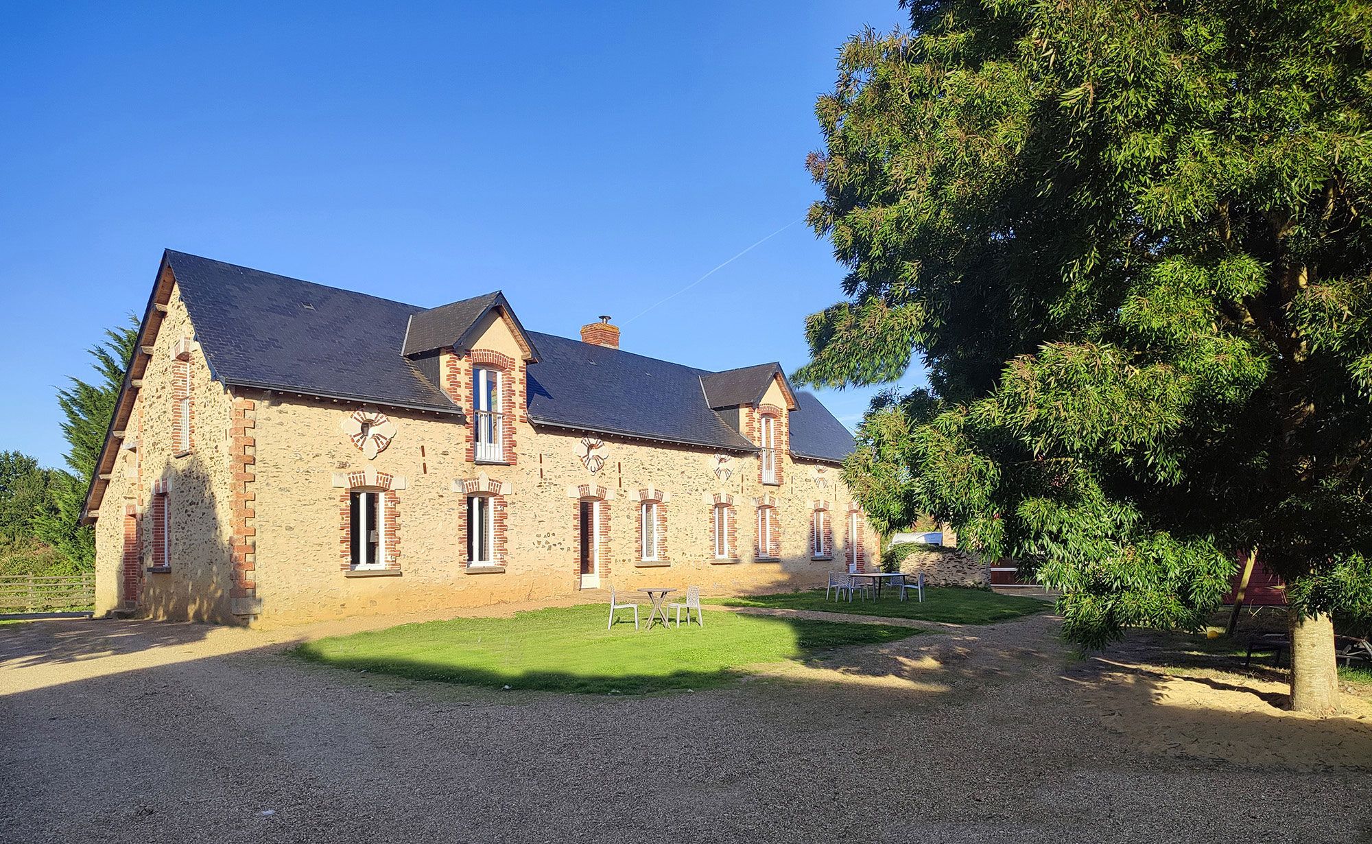 Longère en pierre restaurée du ranch